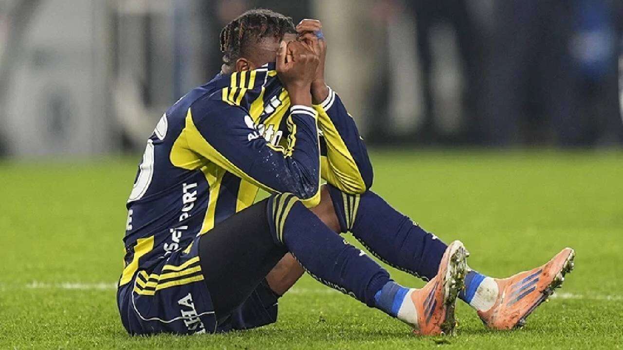 Fenerbahçe'de Aziz Yıldırım gözünün yaşına bakmadan resmen satışa koydu: 15 milyon euroyu getirene hayırlı uğurlu olsun! 3